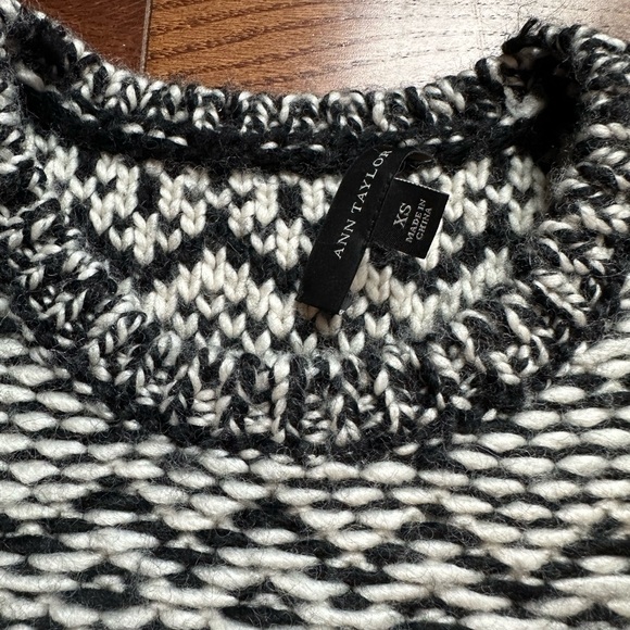 Ann Taylor Monochrome Knit Sweater - Picture 2 of 4